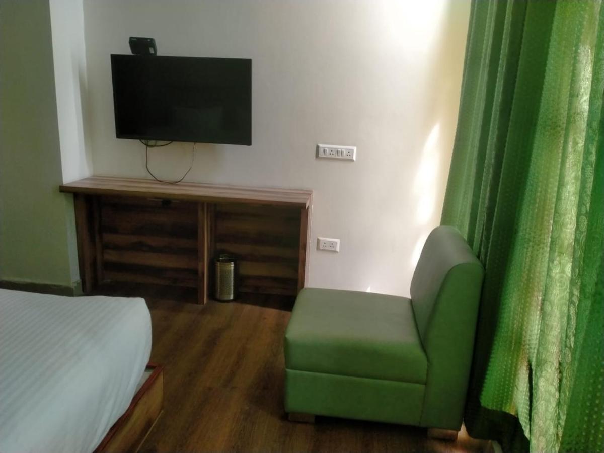 Hotel Pepper Hisār Екстериор снимка