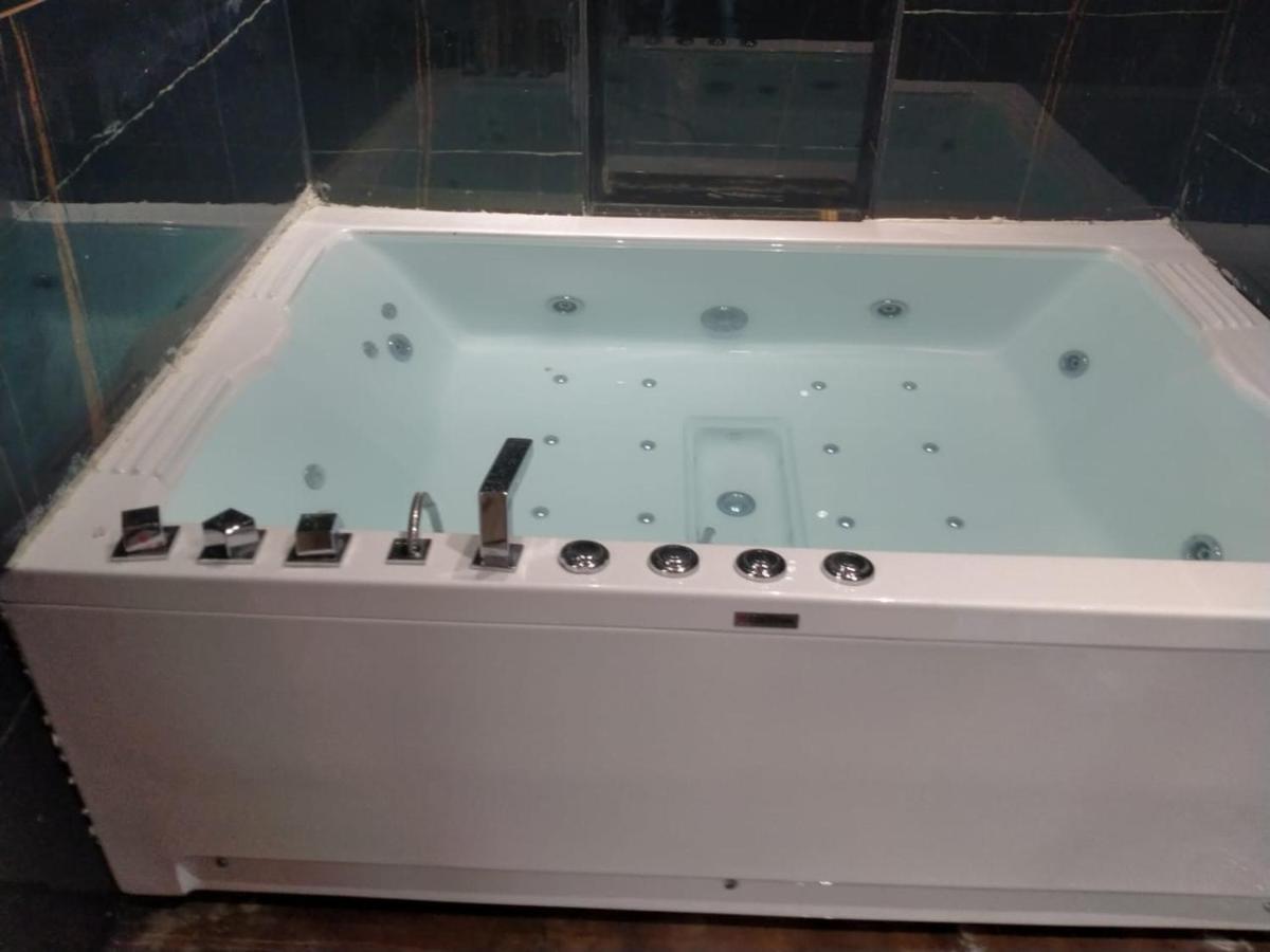 Hotel Pepper Hisār Екстериор снимка